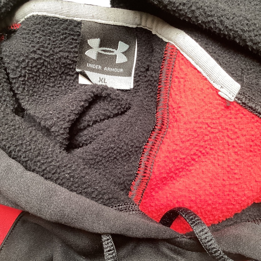 Under Amour red/black hooded sweatshirt, size XL. 201 - Picture 4 of 6